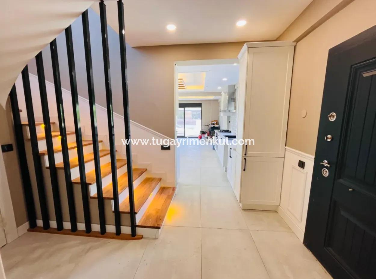 Muğla  Ortaca Dikmekavak'ta  3+1  Lüx Havuzlu Villa.